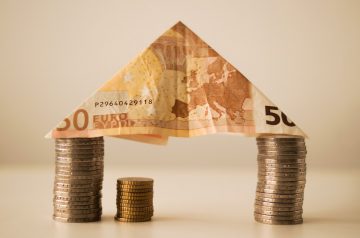 Draghi spricht mögliche Zinswende an